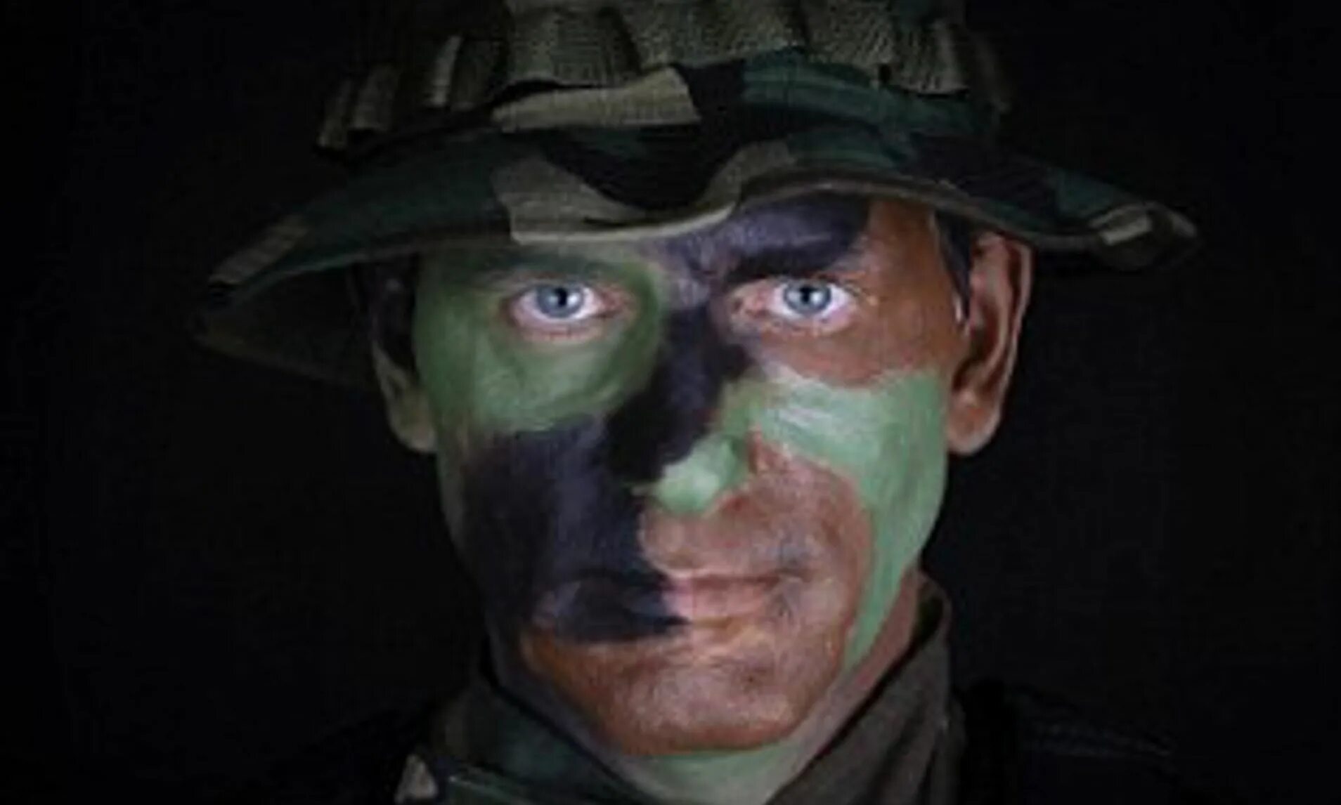 Они лицо солдата