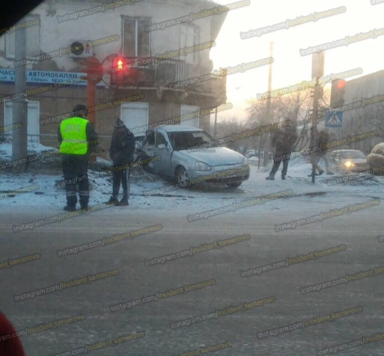 Авария в кемерово сегодня утром. Видео дтп в кемерово сегодня. Авария в кемерово вечером. Дтп кемерово за последние неделю. Видео дтп в кемерово сегодня.