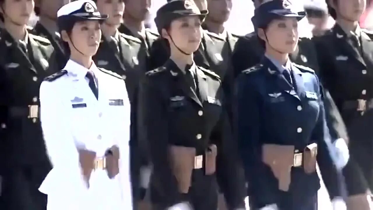 Армия китая. Красивый парад китайских девушек. Китайские девушки на параде под катюшу. Парад китайцев под катюшу. Китаянки на параде.