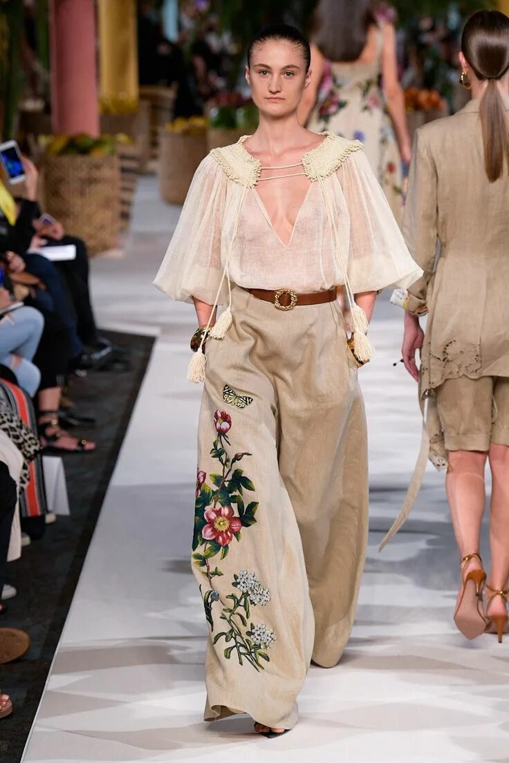 Isabel Marant Spring 2020 Ready-to-Wear Fashion Show - Vogue Fashion, Fashion sh