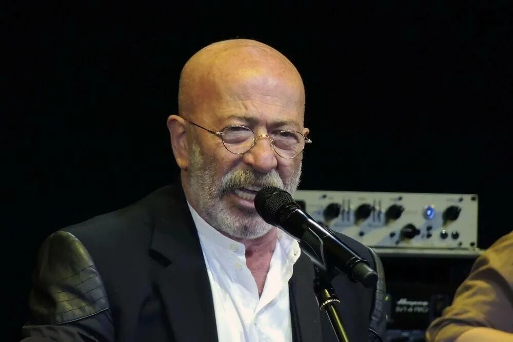 Розенбаум мачо. Возраст розенбаума. Розенбаум 2022. Возраст розенбаума. Розенбаум возраст стихотворение.