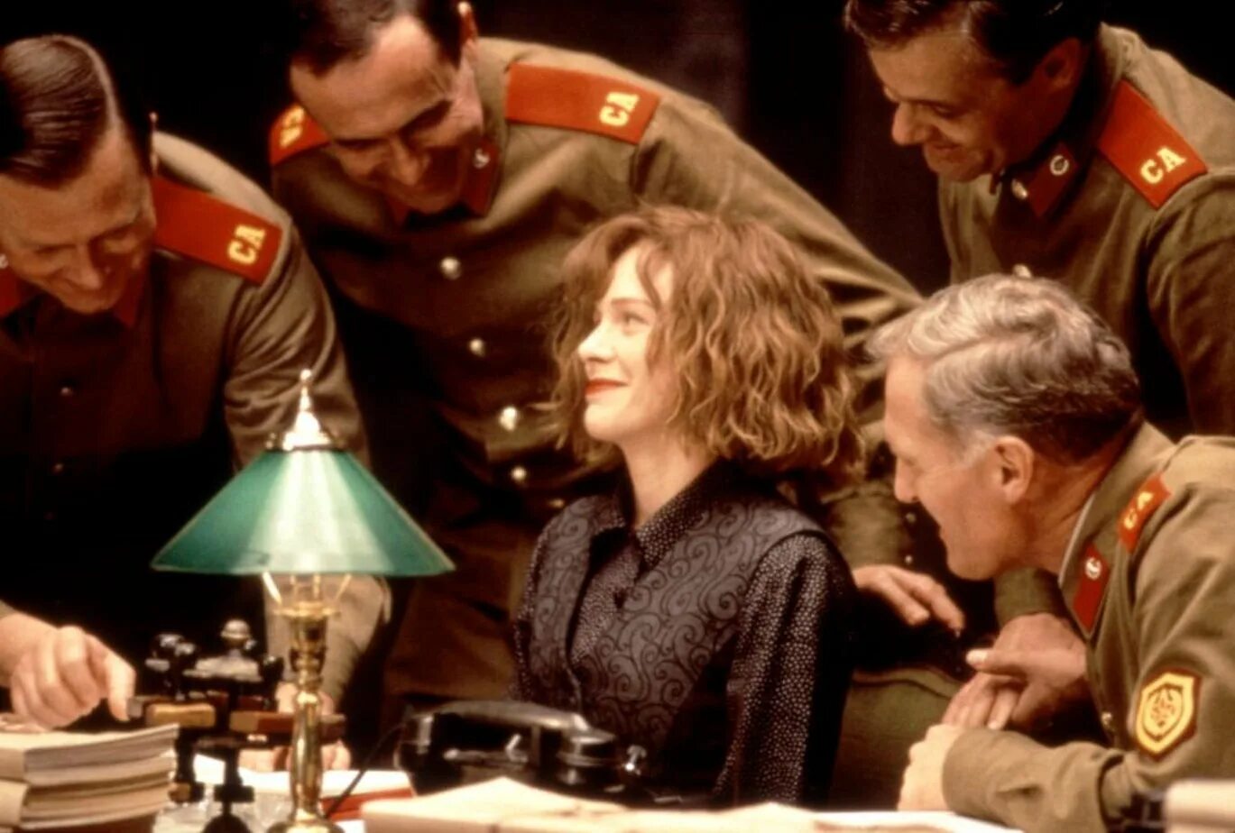 Children of the revolution t. Дети революции фильм 1996. Подданные революции фильм 1987. Революция фильм 1985. Детские фильмы про революцию.