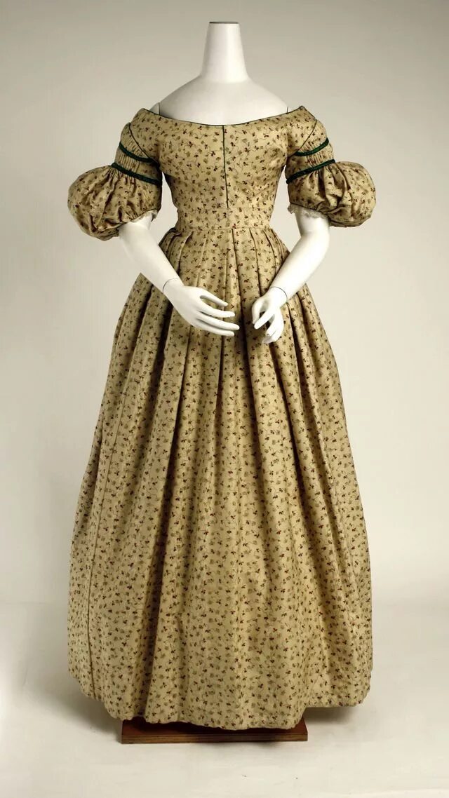Одежда девушек 19 века. Винтажные платья 19 век викторианские платья. victorian fashion 1830s. батистовое платье 19 век. мода 19го века.