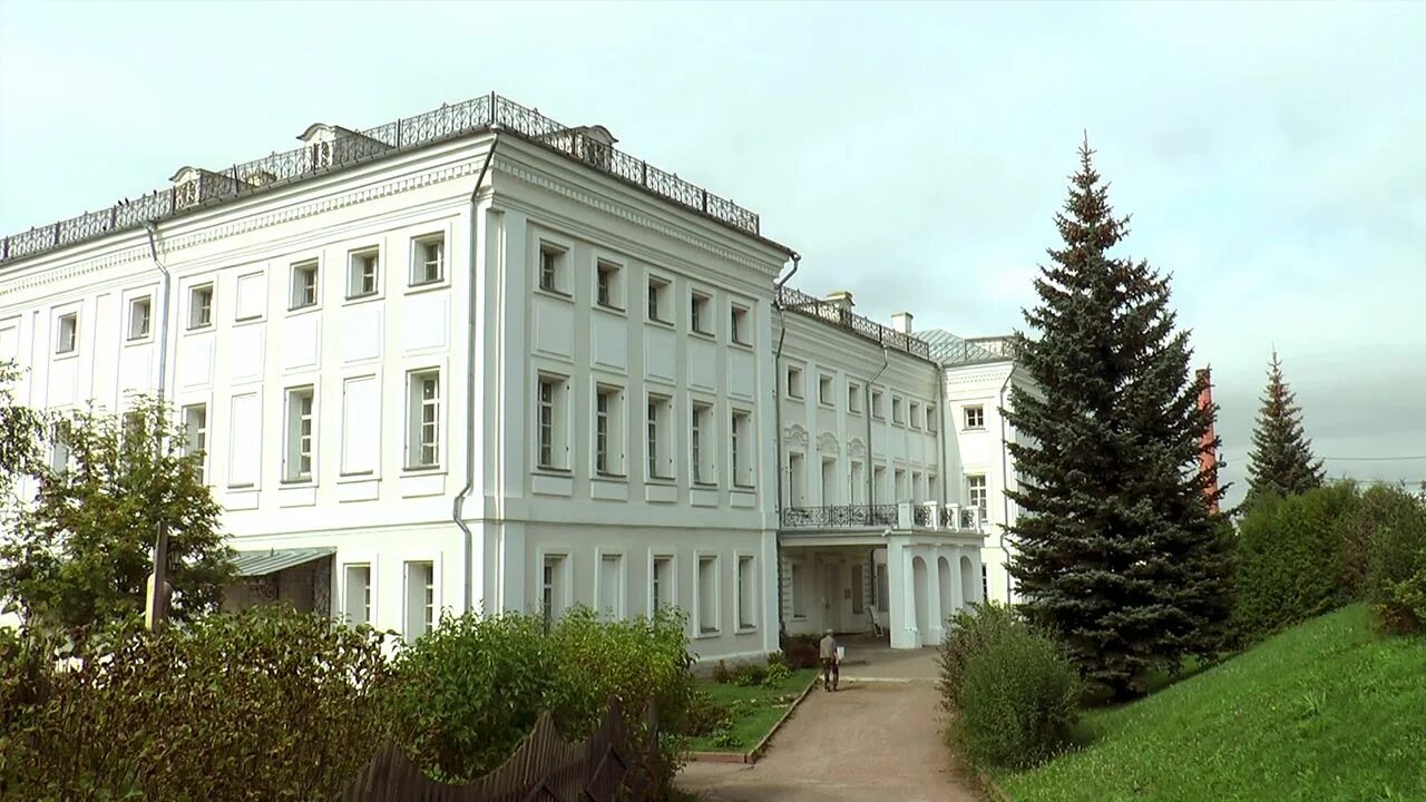 Завод или школа. Школа как завод. 1930 годы завод электросила. Цех 46. Сатиз рыбинск.