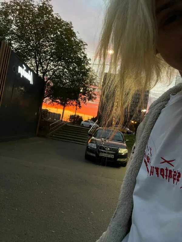 женя крутит мир