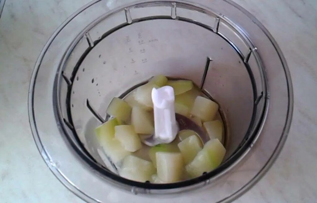 Сколько варить кабачок для детского пюре. Пюре из кабачка для первого прикорма. Кабачок в мультиварке для 1 прикорма. Брокколи пюре и картофельное пюре для ребенка 6 месяцев. Кабачки пюре для грудничка.