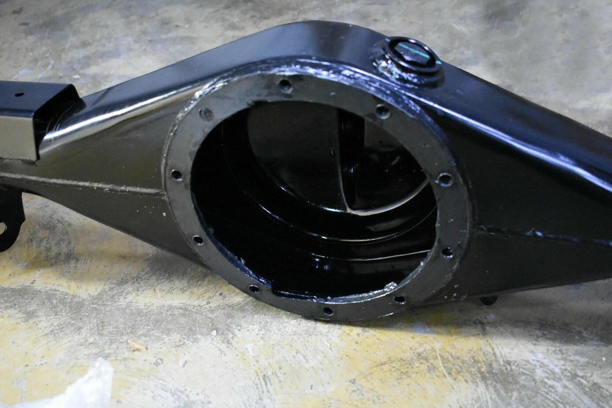 чулок заднего моста скания 4. балка заднего моста ваз 2123. кожух заднего моста. 5600433439 мост renault magnum. задний мост рено премиум dxi.