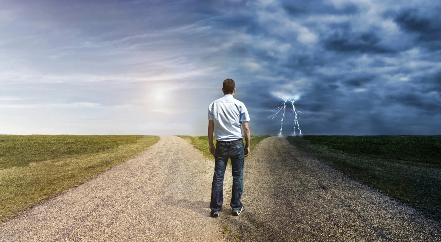 Man way. Человек идет по пороге. Man way. Пустынная дорога человек. Одиночество дорога.