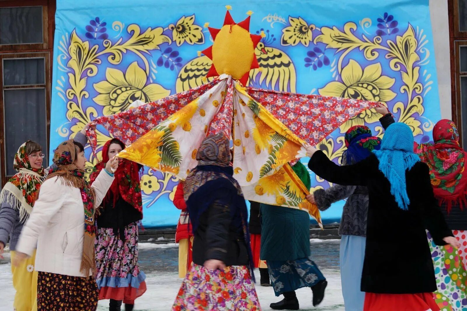 масленица название мероприятия. национальные праздники народов россии. сценарий праздника народа. фольклор посиделки. сельский праздник.