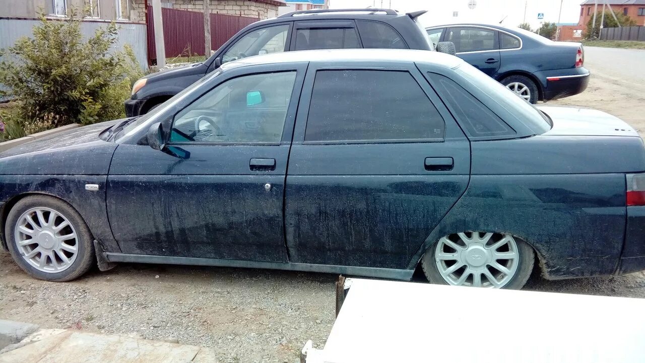 Ваз 2110 на дисках гранта люкс. Камрики r15 на ваз 2110. Ваз 2110 на колесах гранта люкс. Ваз 2110 на гранта дисках. 2110 гранта диски.