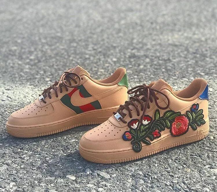 Гуччи найк. Найк АИР Форс гуччи. Air Force Nike коллаборация с гуччи. Air Force 1 Gucci. Найк форсы гуччи.