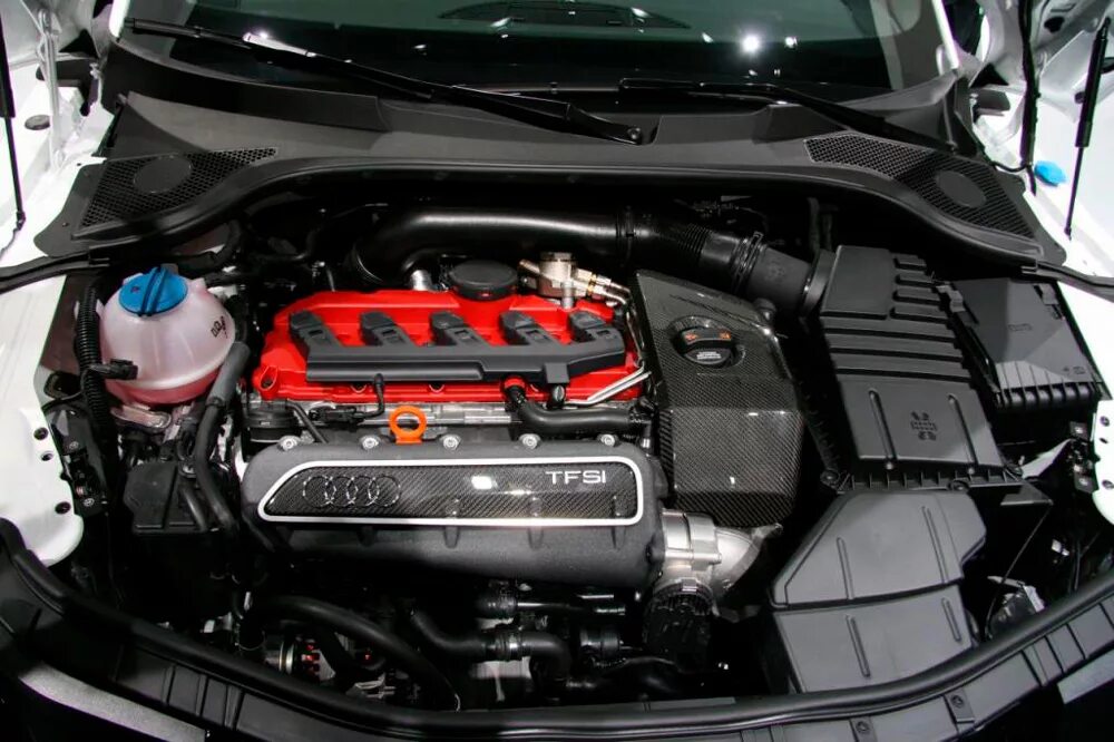 Какой тип двигатель стоит. 2.5 tfsi gen2. audi rs3 2.5 tfsi двигатель. audi tt rs engine. расположение двигателя спереди поперек.