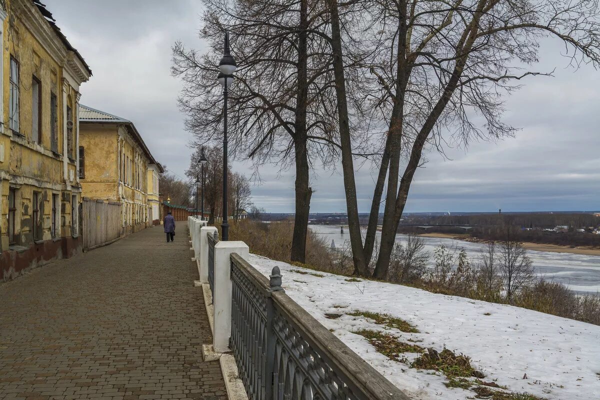 киров набережная вятки. закат киров. киров осенью. набережная 4 киров. берег вятки киров набережная грина.