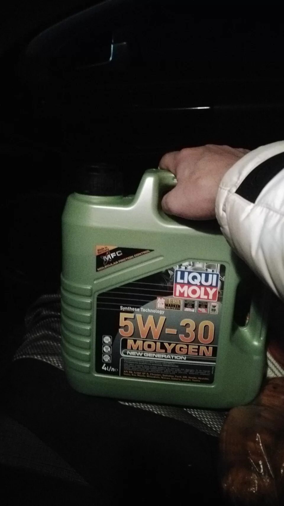 Масло для Киа СИД 1.6 2008 оригинал. Liqui Moly 5w30 Molygen цвет масла. Масло для Киа СИД 2010. Мобил 1 5w30 молиген. Масло киа сид 2014