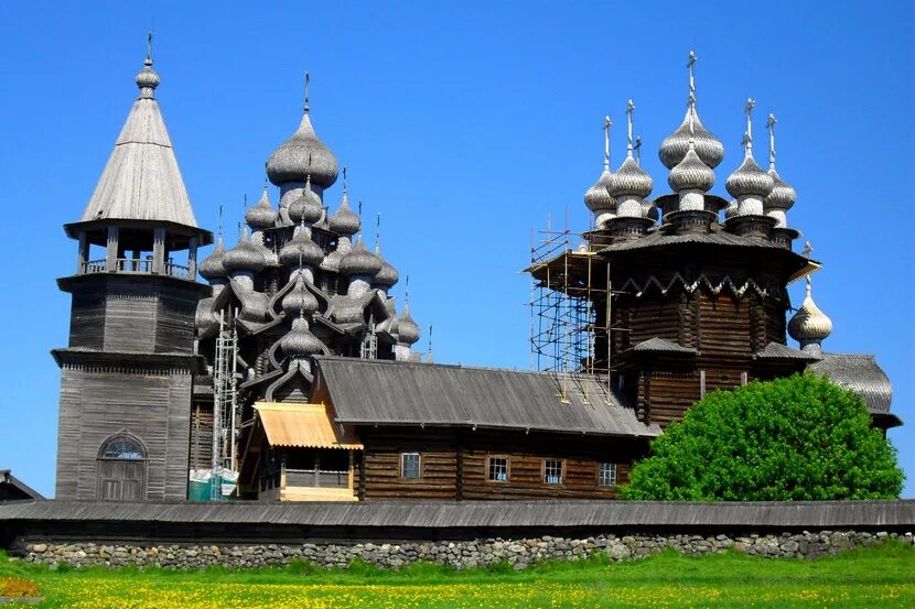 Архитектурный ансамбль Кижи. Архитектурный ансамбль Кижского погоста. Деревянные церкви Кижи. Церковь Преображения в Кижах. Самое важное место россии