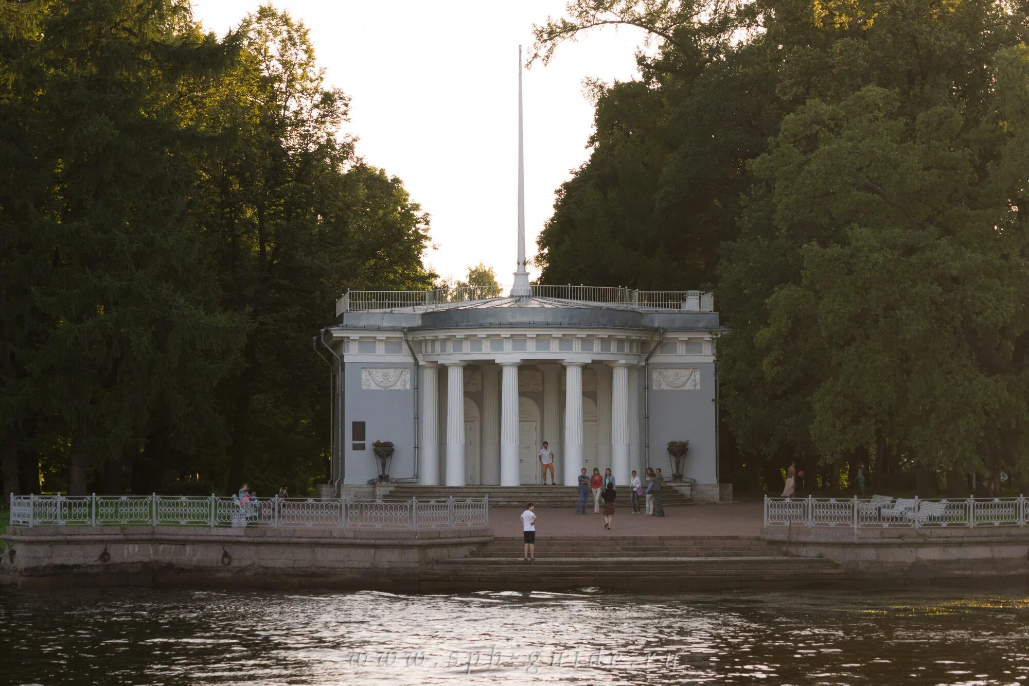 Цпкио им кирова спб. Дворец на елагином острове в санкт-петербурге. Елагин остров 10 августа. Цпкио им кирова санкт-петербург. Елагин остров оранжерейный корпус.