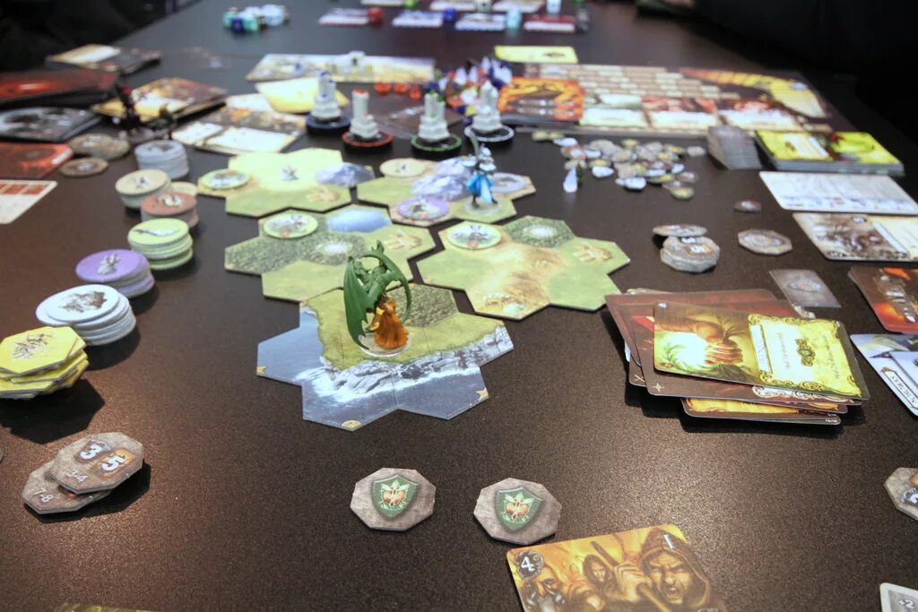 Knight board. Рыцарь-маг настольная игра. mage knight. арты к настольной mage knight. maje knight ищфкв пфьу заклинания.