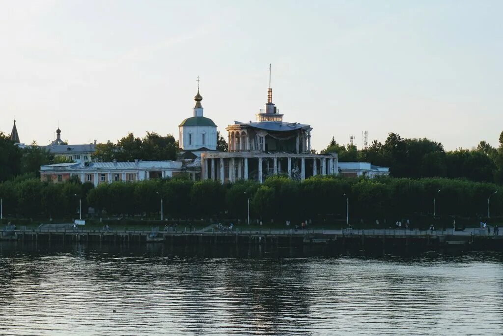 Тверь речной вокзал разрушился. Здание речного вокзала тверь. Речной вокзал тверь. Речной вокзал тверь. Речной вокзал тверь.