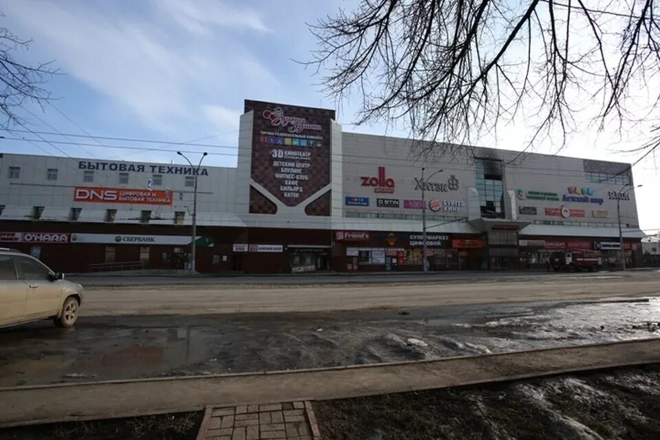 Трк вишня. Трц зимняя вишня. трк зимняя вишня. кемерово зимняя вишня вывеска. здание зимняя вишня до.