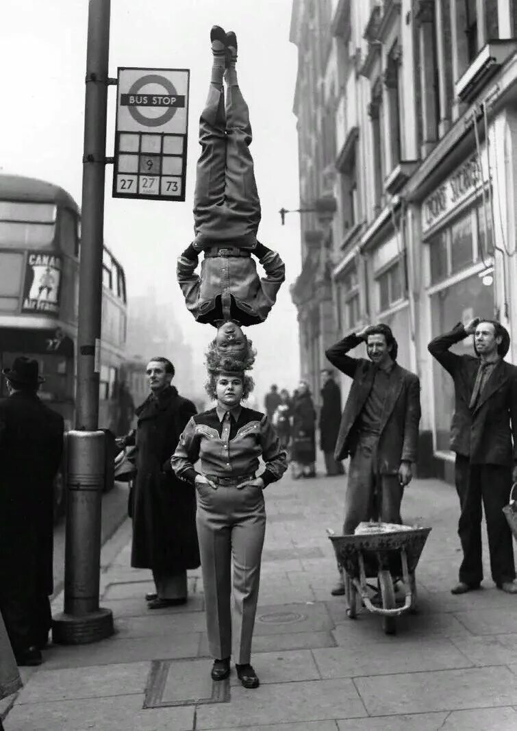 Современная фотография история. Бертрам Миллс цирк. Интересное ретро. Интересные старые снимки. Ретро снимки.
