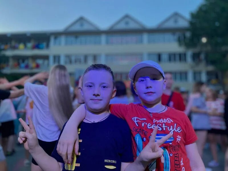 Дискотека маркс цдк. Клуб дискотека хабаровск. В алексине крутые дискотеки. Выездная дискотека. Воробьиная дискотека для детей.