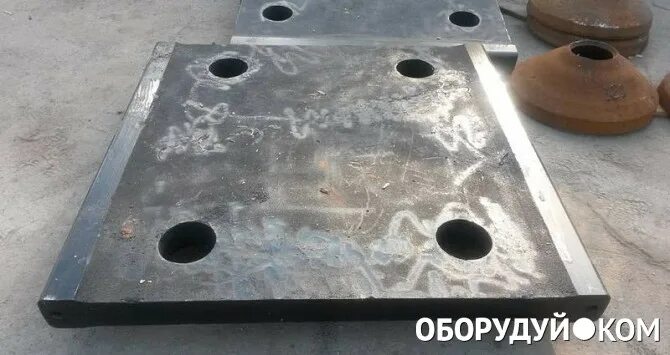 Плита щековой дробилки. Распорная плита смд-118. распорная плита щековой дробилки смд. плита распорная передняя 3450.00.006,. плита распорная задняя 3450.00.007.