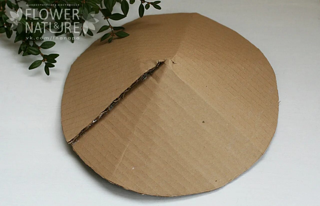 Единичка из картона. Лэпбук из скоросшивателя. Как сделать основу из картона. Основа из картона для букета. Как сделать основу из картона.