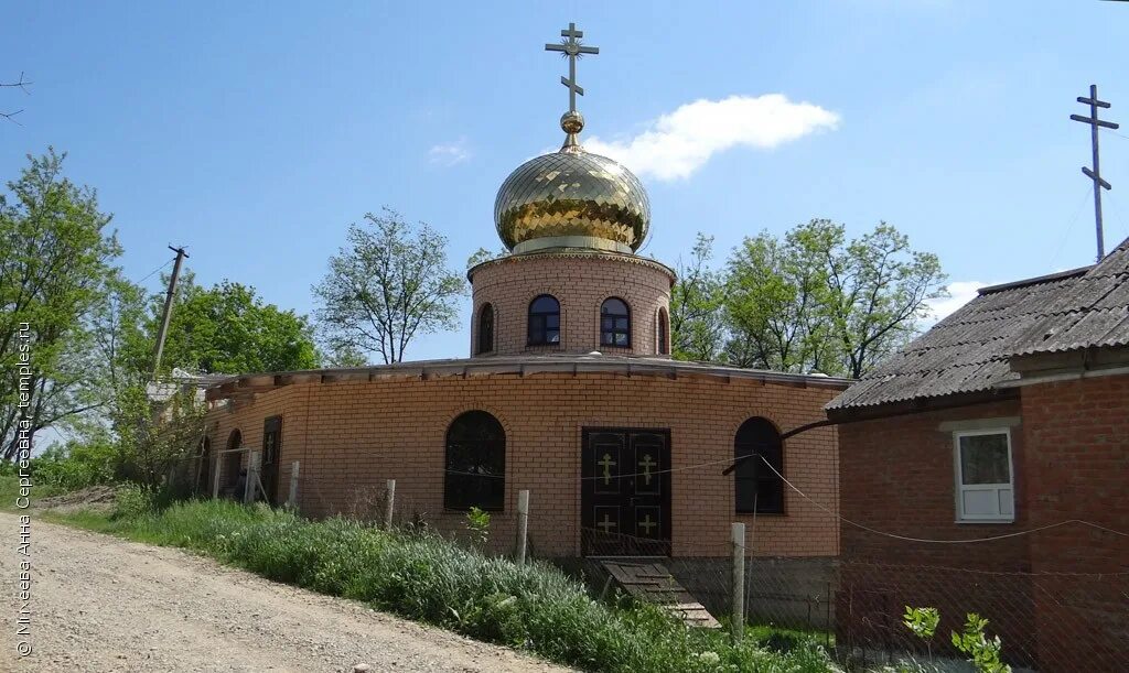 Станицы горячего ключа краснодарского. Станица Саратовская горячий ключ. Станица Саратовская Церковь. Станица горячий ключ Краснодарский край. Ст Саратовская Краснодарский край горячий ключ.