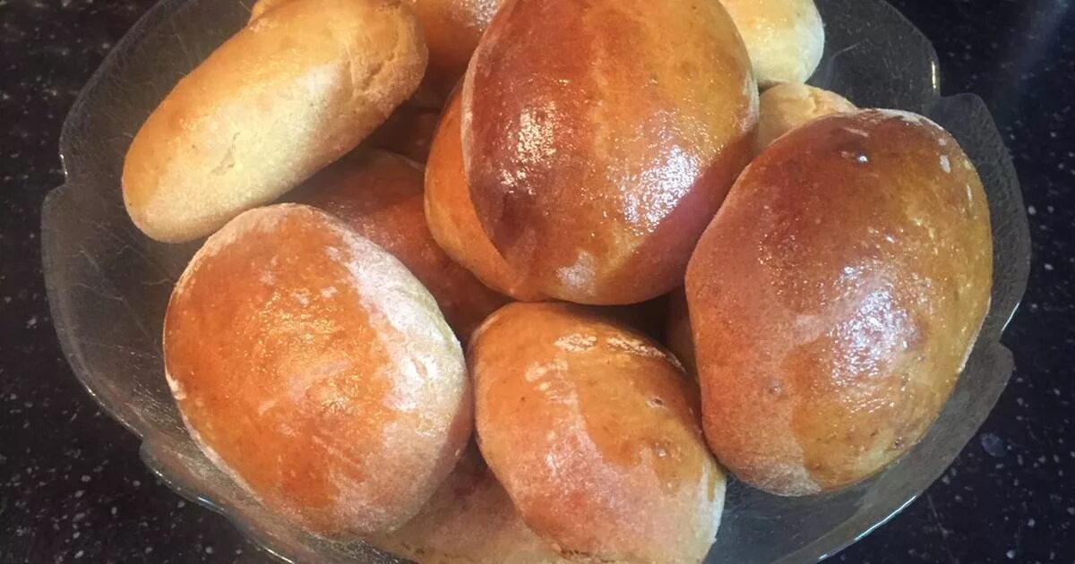 Пирожки без дрожжей на кефире как пух. Пирожки без дрожжей в духовке. печеные пирожки на кефире. пирожки на кефире без дрожжей. пирожки на кефире в духовке без дрожжей.