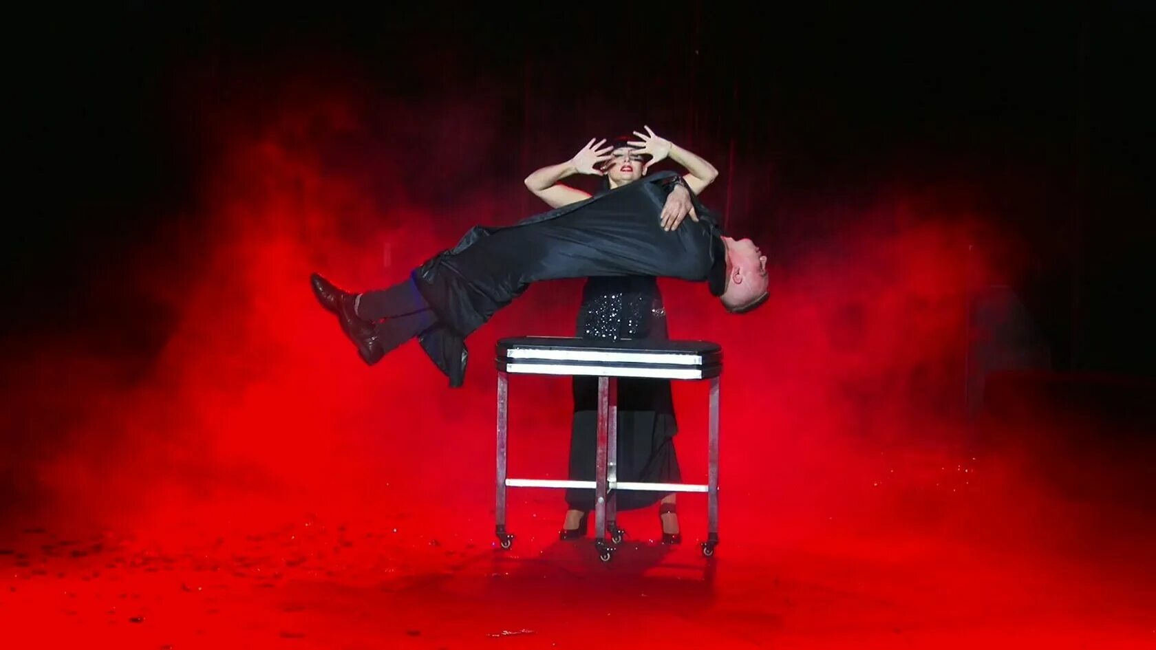 Цирк шапито силач. Цирк братьев мансуровых. Цирк шапито уральск. Братья мансуровы шапито. Цирк шапито тверь вавилон.