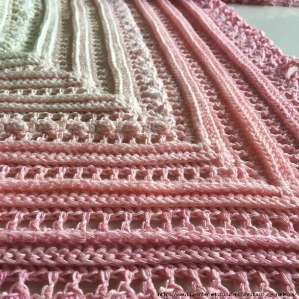 Шаль тайные тропы крючком фото Kalinda Shawl free crochet pattern by Châle Chale crochet, Tricot et crochet e