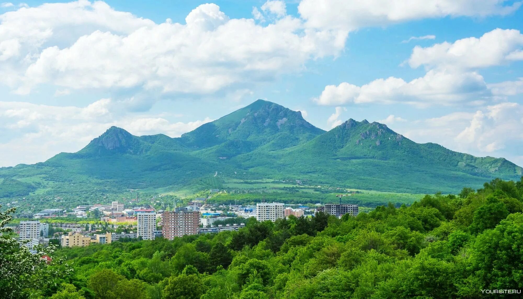 Авто железноводск. Гора Бештау Пятигорск. Гора Бештау Железноводск. Ессентуки гора Машук. Пятигорск Бештау и Машук.