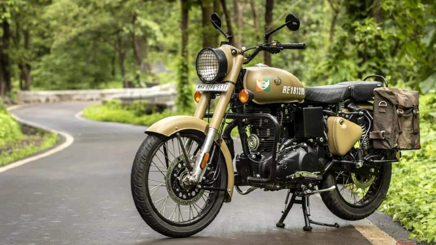 Royal enfield classic 350 2022. Royal enfield classic 350. Роял энфилд 350 классик. Мотоцикл royal enfield classic. Роял энфилд 350 классик.