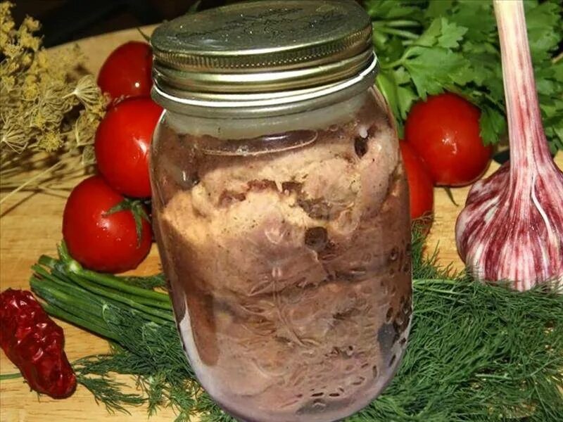 Тушёнка в духовке в стеклянной банке. Тушёнка из курицы в духовке. Домашняя тушенка из говядины. Домашняя тушенка на плите. Тушенка утиная.