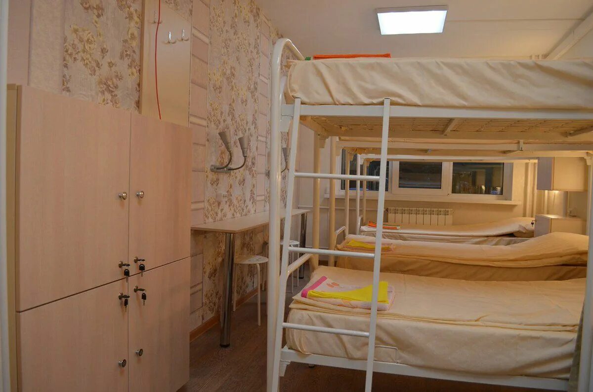 Австрийский дворик на фурштатской 14 хостел. Хостел двор. Симпл хостел санкт-петербург. Купеческий дом новосибирск хостел. Хостел екатеринбург.