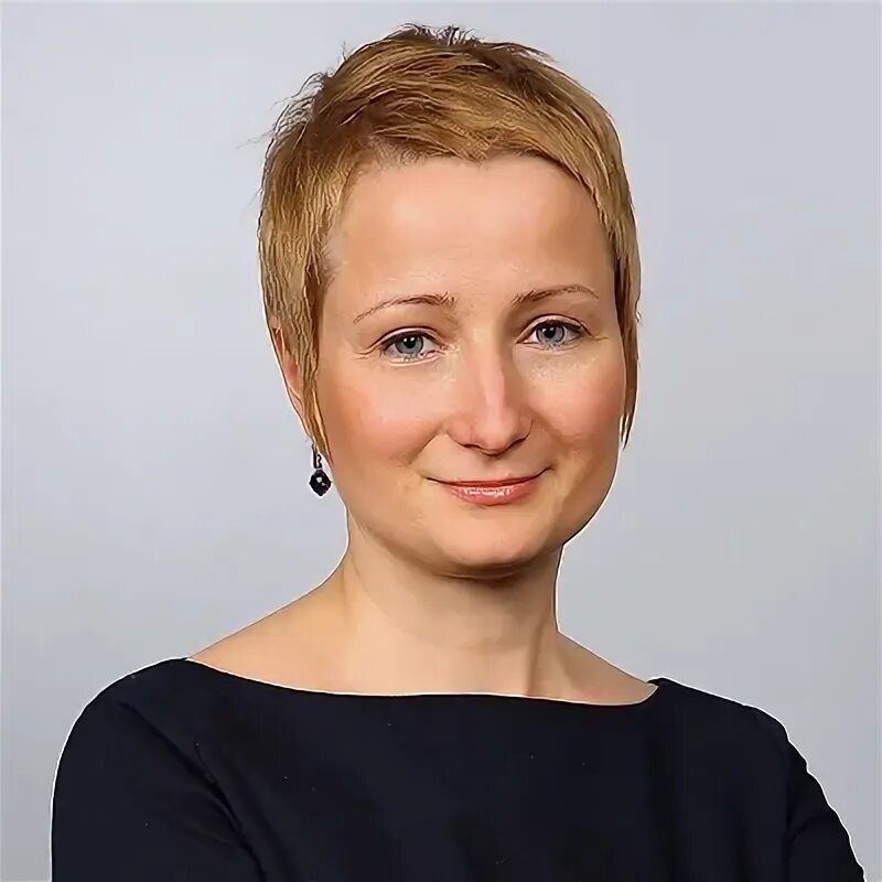 Цифровые технологии в менеджменте. Девушка менеджер. Вакансия менеджер по закупу. Менеджер по закупкам. Экономист международник.