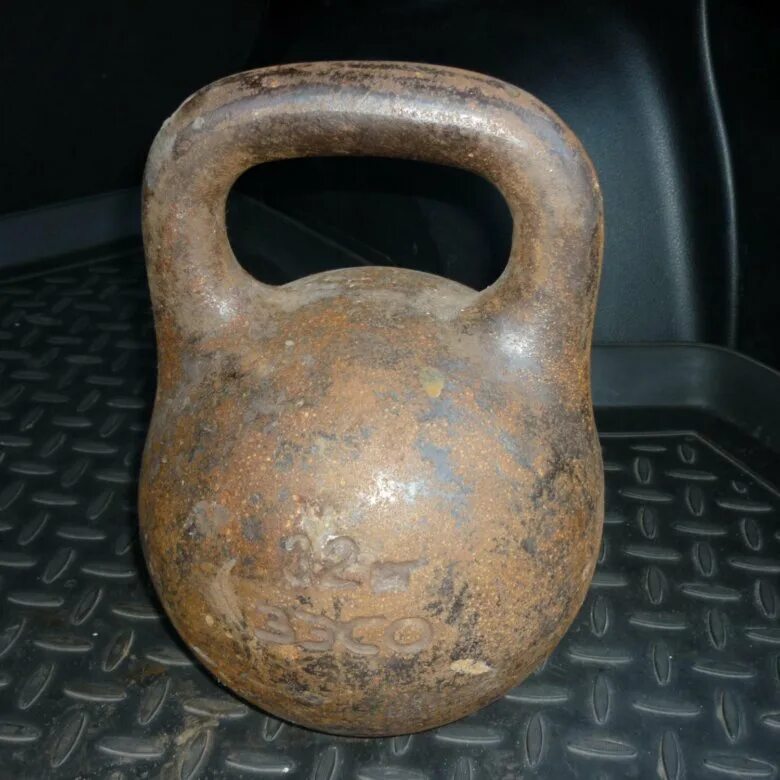 Гиря пластик 32кг. Старинная гиря 32. 4 кг. Гиря зил 26 кг прямоугольная. Гиря 32 кг.