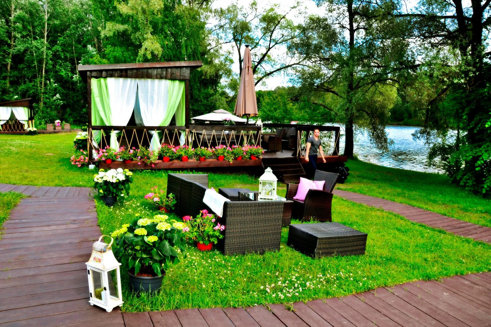 Серебряный бор пляж 3. Шатер мини вип серебряный бор. La plage серебряный бор. Пляж улетай серебряный бор. Пляж номер 4.