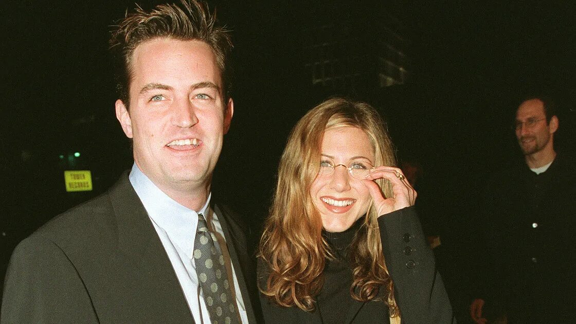 Макдональд дэниел актёр с энистон. Мэттью перри энистон. Мэттью перри энистон. Мэттью перри энистон. Мэттью перри энистон.