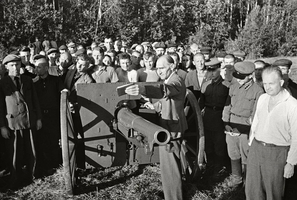 Народное ополчение в годы великой отечественной. Московское ополчение 1941 года. Дивизии народного ополчения Москвы 1941. Московские ополченцы 1941. Ополчение Московское 1941гфото.