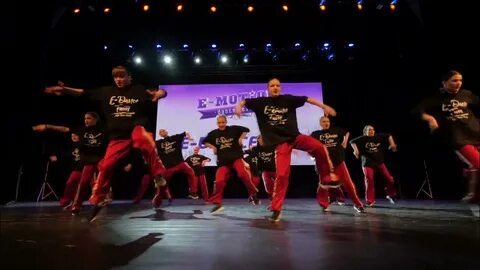 Dancing e e e e