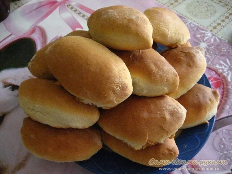 пирог со сгущенкой. пироги со сгущенкой. датская булочка. булочки с вареной сгущенкой. рецепт пирожков с сгущенкой.