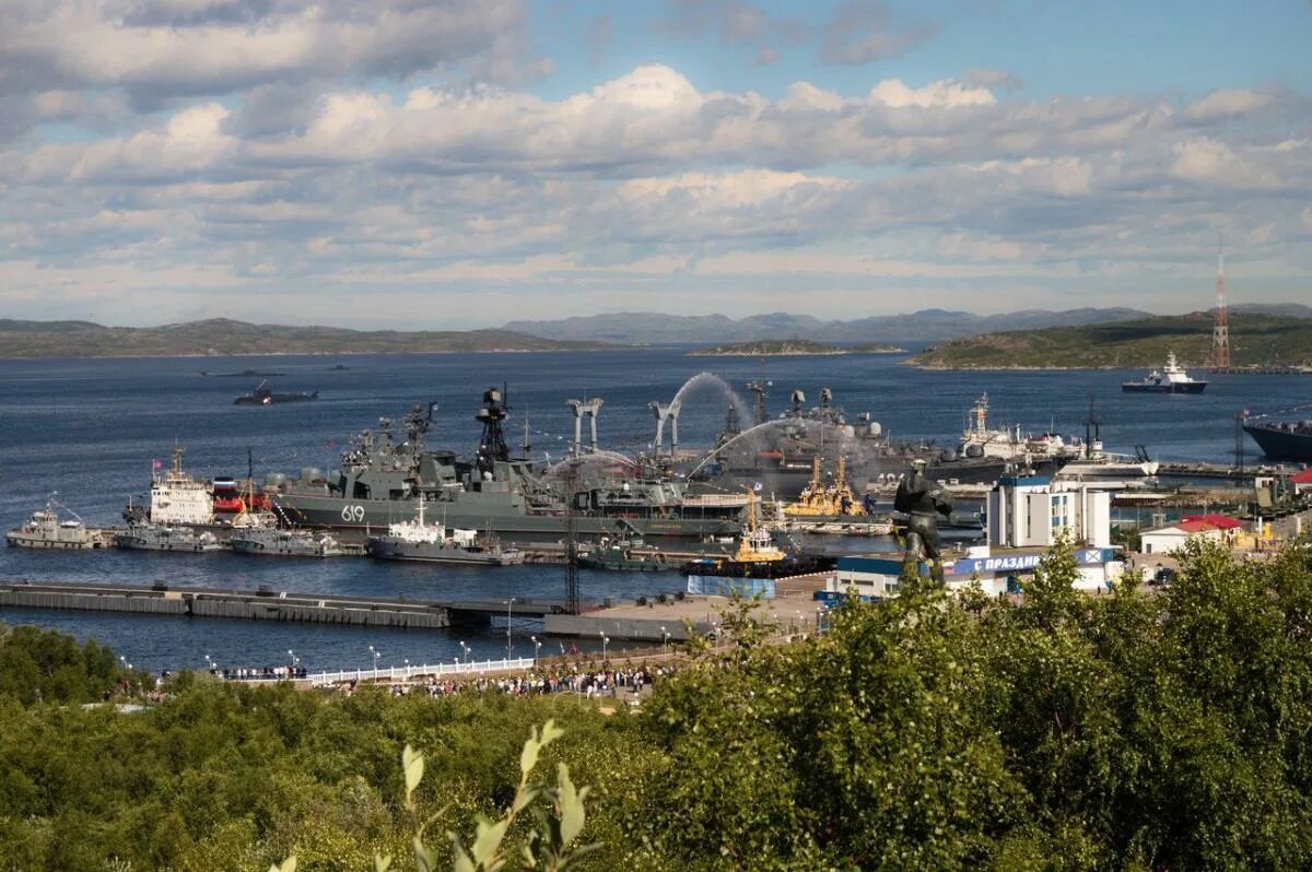 Североморск. Североморск столица Северного флота. База ВМФ В Североморске. Североморск база Северного флота. Североморск порт.