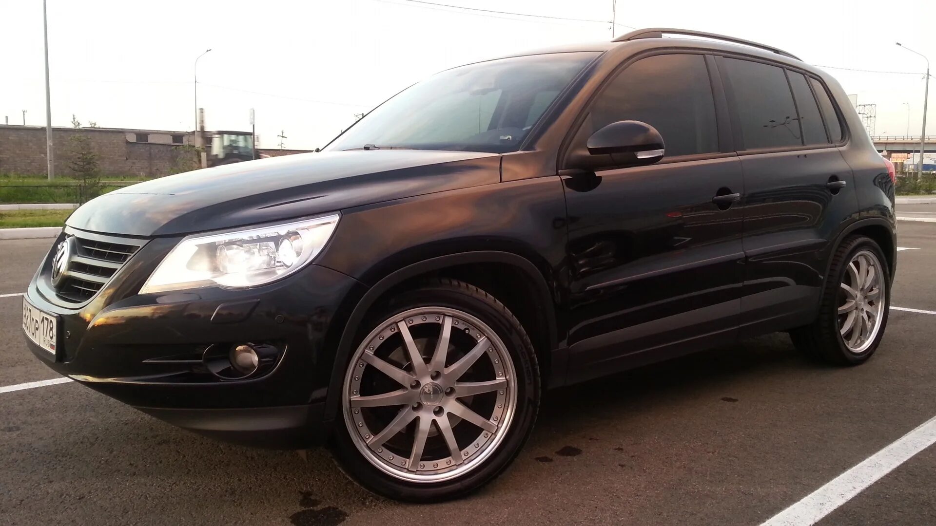 Разболтовка фольксваген тигуан. Volkswagen Tiguan диски r17. Диски VW Tiguan r16. VW Tiguan 1 r18. Tiguan 2012 r 19.