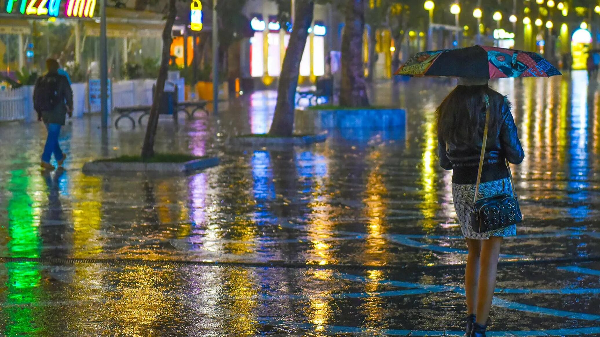 Погода в азербайджане в апреле. Похолодание. Дождь в Азербайджане. Дождь в Баку. Вечерняя дождливая погода.