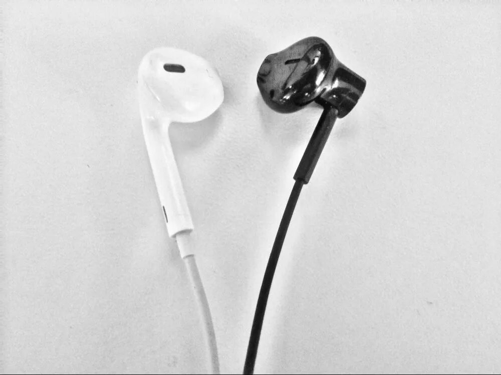 Наушники a6. Наушники Apple Earpods with 3.5mm Headphone Plug (mnhf2zm/a). Наушники Honor Earbuds 2 Lite и Apple Earpods. Apple Earbuds 3.5mm. Проводная гарнитура Apple Earpods Lightning белый.