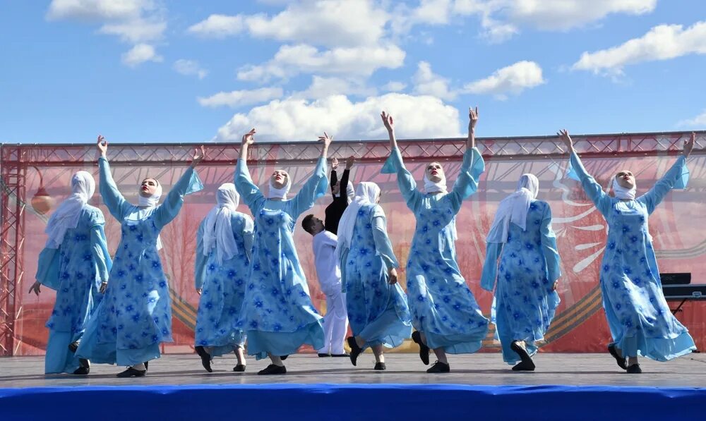 Славяночка Коммунар ансамбль. Ансамбль танца Славяночка город Коммунар. Образцовый самодеятельный коллектив ансамбль танца Славяночка. Танцы Славяночка.