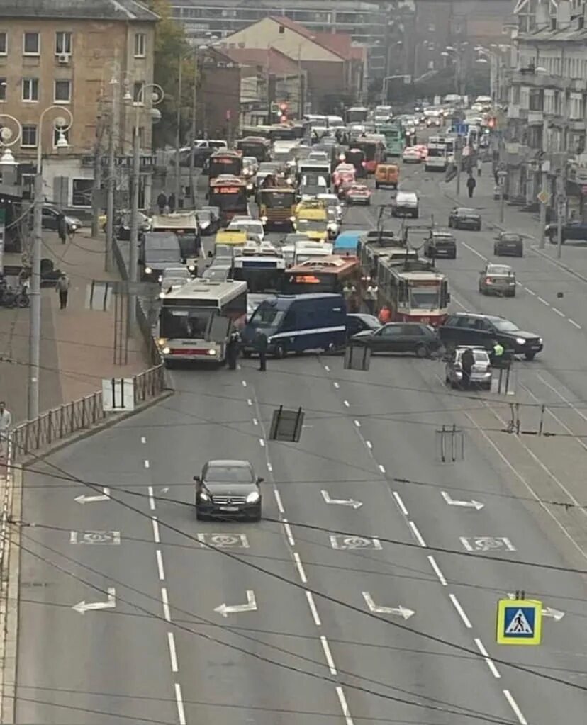Что произошло на черняховского во владивостоке 13 мая. Мотоциклы на черняховского. Дтп черняховского. Дтп черняховского. Дтп черняховского.