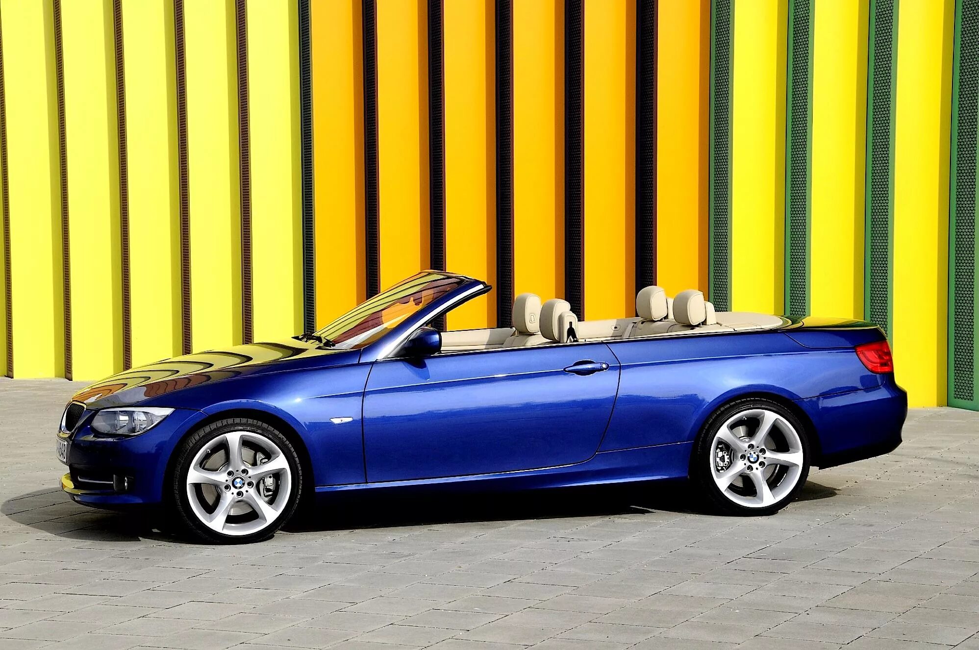 Седан кабриолет купе 5 букв. Bmw 3 кабриолет. bmw 3 cabrio. bmw 3 coupe cabrio. бмв 3 кабриолет 2010.