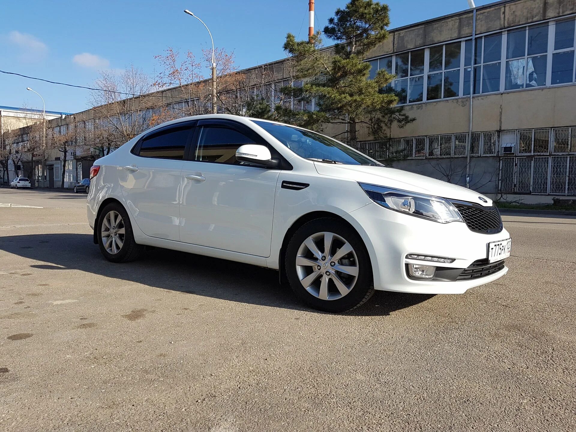 Киа рио 3 на 16. Kia Rio 3 r16. Kia Rio 4 r16. Kia Rio r17. Диски Киа Рио 3 r16.